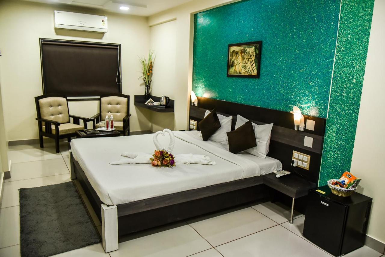 Hotel Tulsi Residency Bhuj Exterior photo