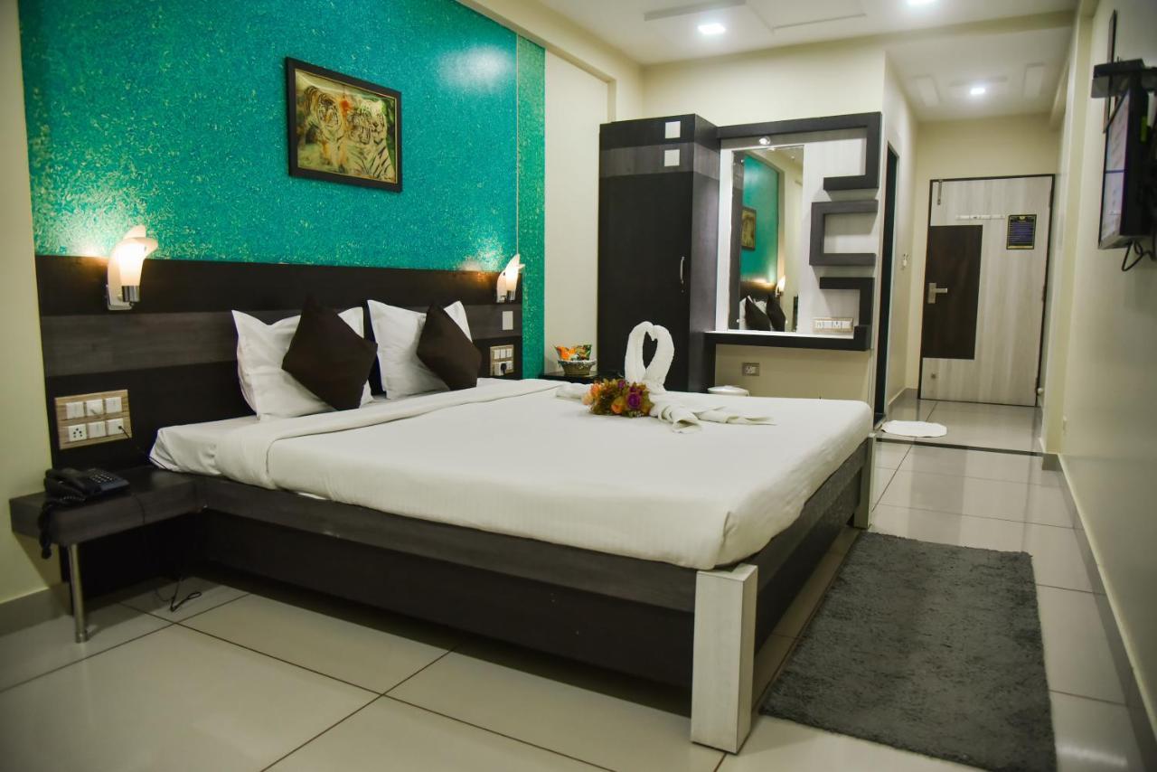 Hotel Tulsi Residency Bhuj Exterior photo